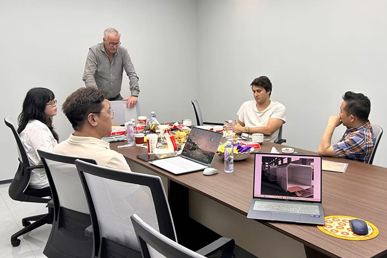 Aketaylor sorgt für eine nahtlose globale Zusammenarbeit durch reguläre Video -Updates